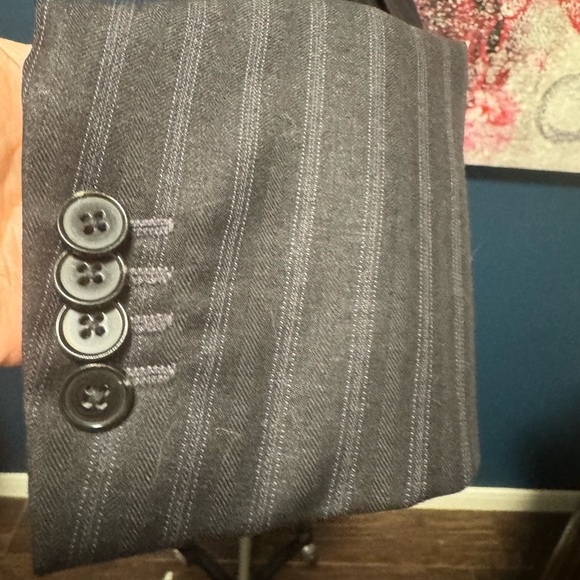 Ermenegildo Zegna Men's Black and Gray Pinstripe 3 Button Blazer - Picture 4 of 9